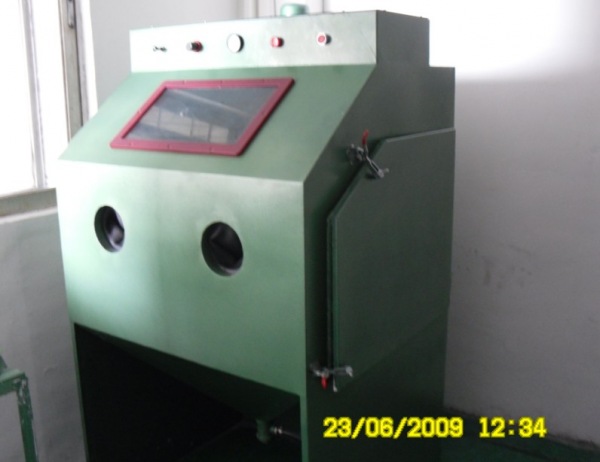 Sandblasting machine
